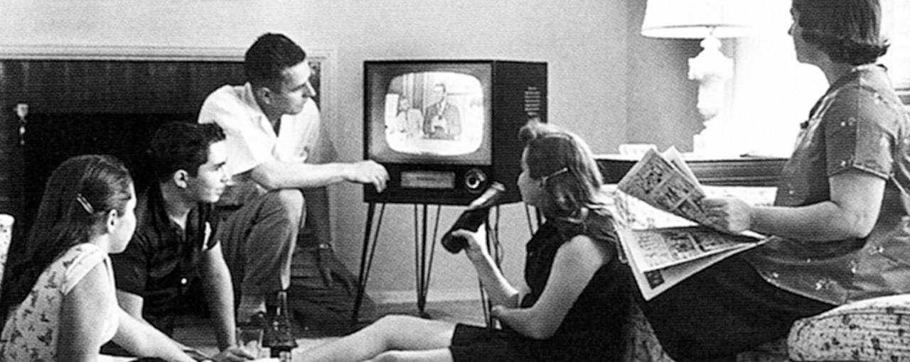 Понад 6 тисяч британських домогосподарств досі платять за чорно-біле телебачення