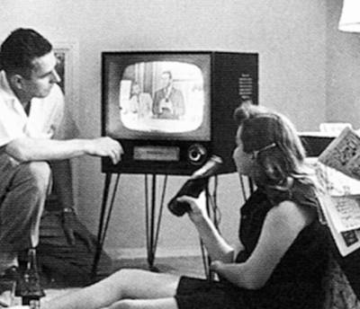 Более 6 тысяч британских домохозяйств до сих пор платят за черно-белое телевидение