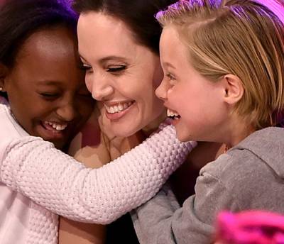 Анджелина Джоли спродюсирует программу BBC для подростков