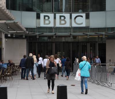 BBC News сократит 450 рабочих и обещает инвестировать в новости на цифровых платформах