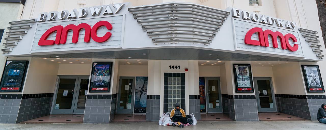 Кредитний рейтинг мережі кінотеатрів AMC знижений до «неминучого дефолту з малими перспективами відновлення»