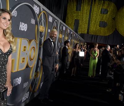 МакКонахи передает больницам маски, а HBO жертвует бюджет вечеринки Emmy на борьбу с коронавирусом