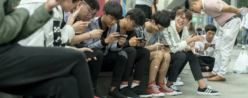 Китайські гіганти Tencent та iQiyi хочуть об’єднатись проти Netflix