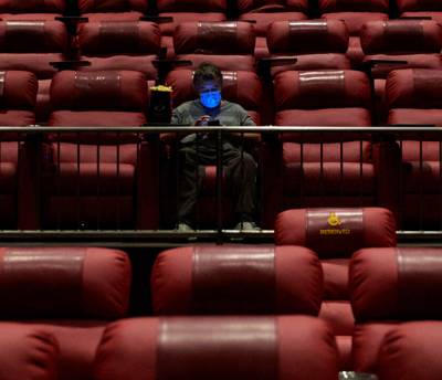 Кінотеатри в США розглядають перехід на неповний робочий тиждень