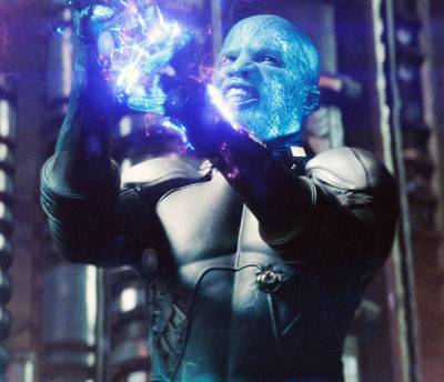 Джейми Фокс вернется к роли Электро в обновленной киновселенной «Человека-паука»