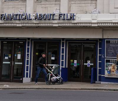 У Великобританії запроваджують повторний локдаун - кінотеатри знову закривають
