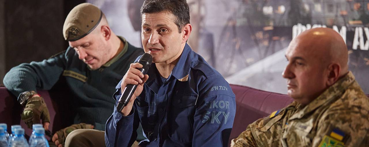 «Это история о доверии». Какой была киевская премьера военной экшен-драмы «Мирний-21»